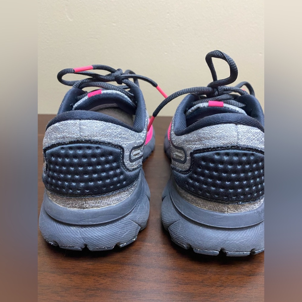 BROOKS Trace 2 running women’s shoes size: 7 code no# 1203751B038 - Picture 11 of 17
